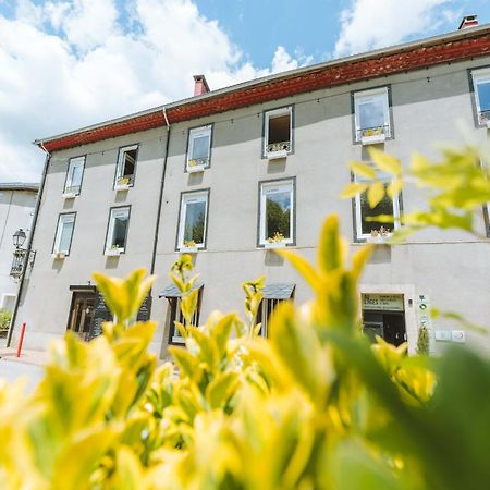 Eau Berges Hostel Val-de-Sos Екстериор снимка