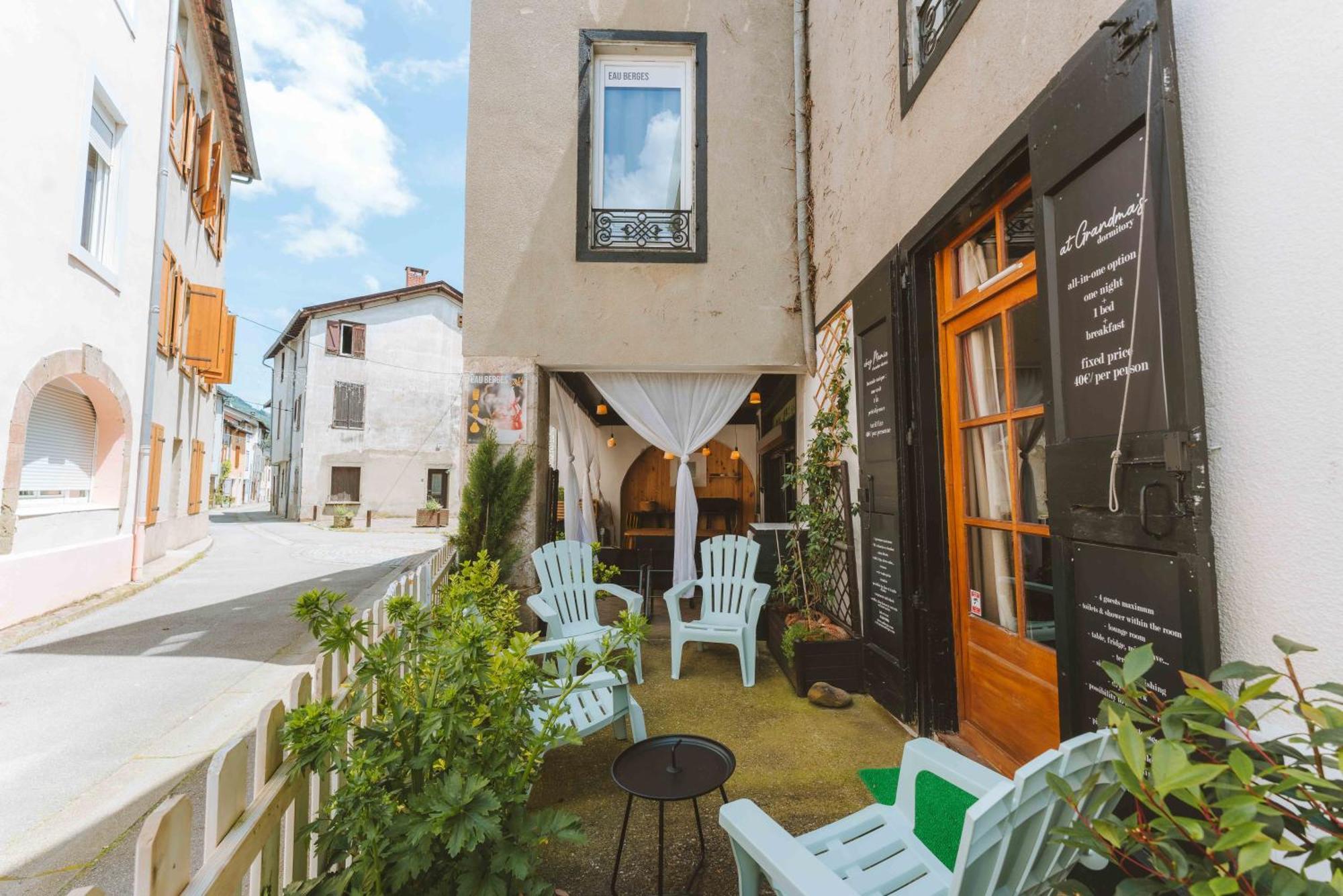 Eau Berges Hostel Val-de-Sos Екстериор снимка