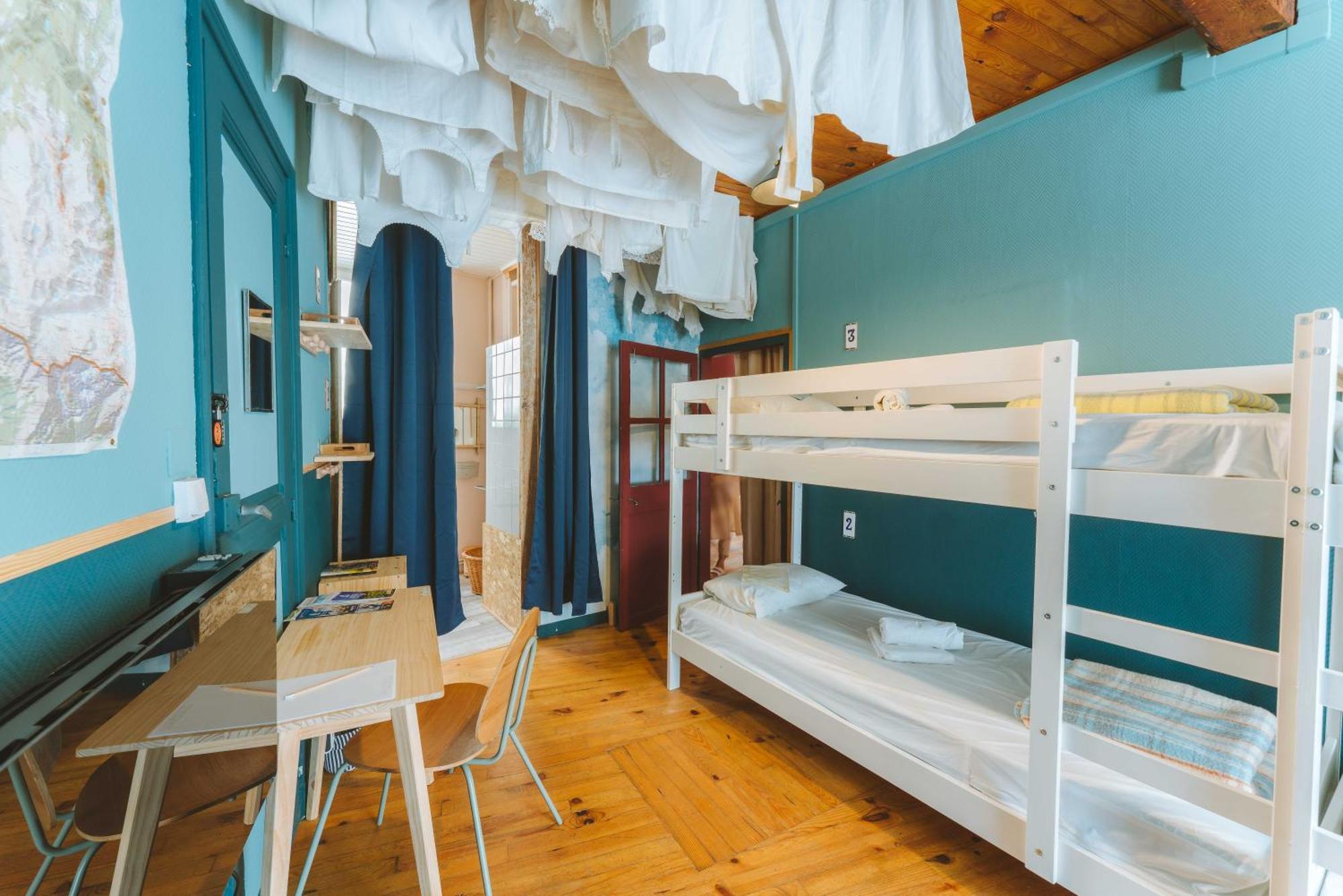 Eau Berges Hostel Val-de-Sos Екстериор снимка