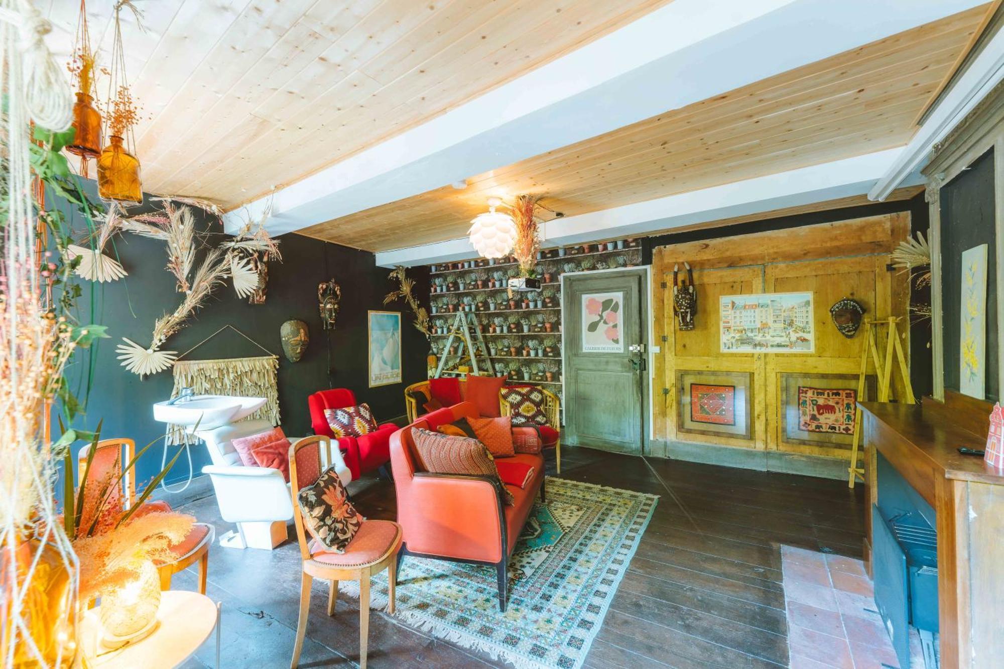 Eau Berges Hostel Val-de-Sos Екстериор снимка