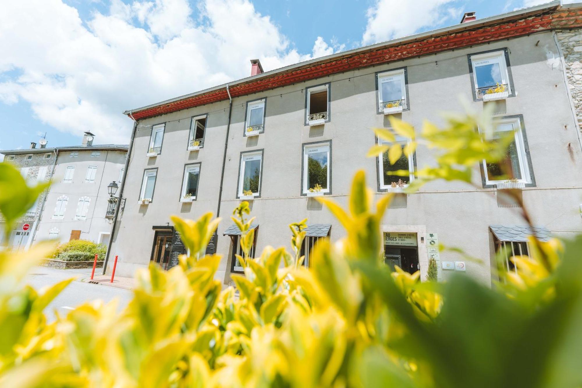 Eau Berges Hostel Val-de-Sos Екстериор снимка
